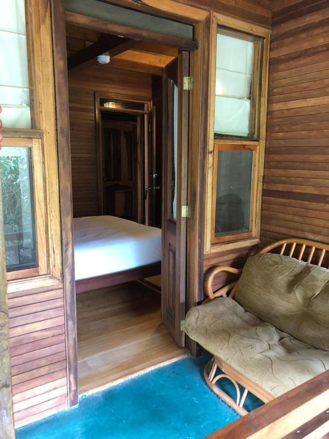 Hostal Zafiro Mindo Exteriör bild